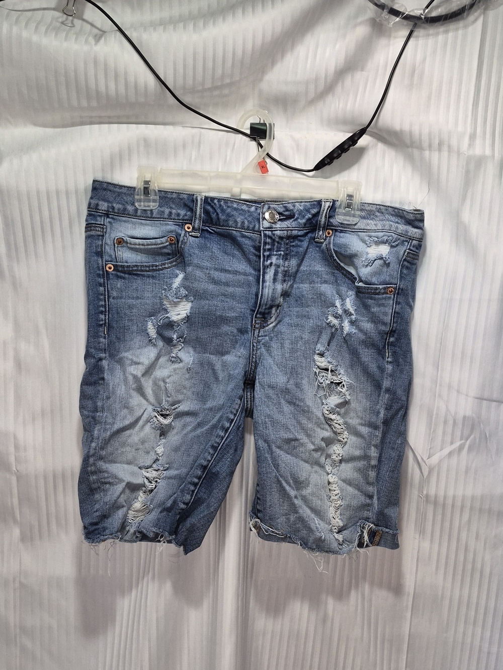 American Eagle Light Blue Distressed Denim Jean Shorts Skinny Bermuda Stretch 14